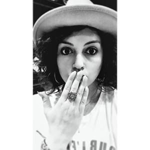 Meet your Posher, Elise